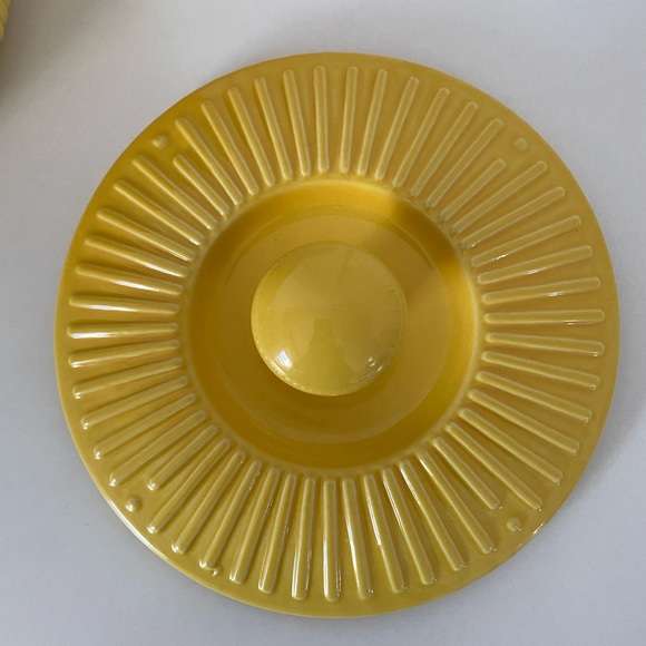 Covered Round Casserole Dish - Picture 6 of 11